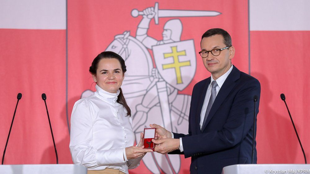 Cichanouská přijela do Varšavy pro solidaritu, dostala i klíče od vily